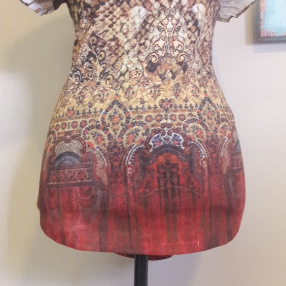 World Unity/ Embellished/ Print/ Top - Picture 3 of 8